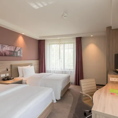 Отель Hampton By Hilton Frankfurt Centre East 3*