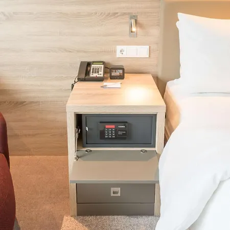 Hampton By Hilton Frankfurt Centre East Otel 3*