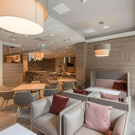 Hampton By Hilton Frankfurt Centre East Отель