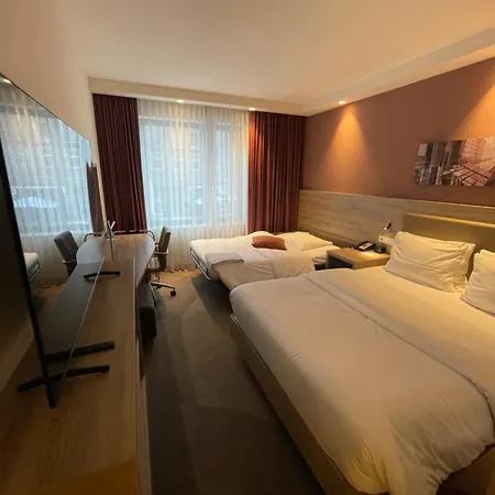 Hampton By Hilton Frankfurt Centre East Отель 3*