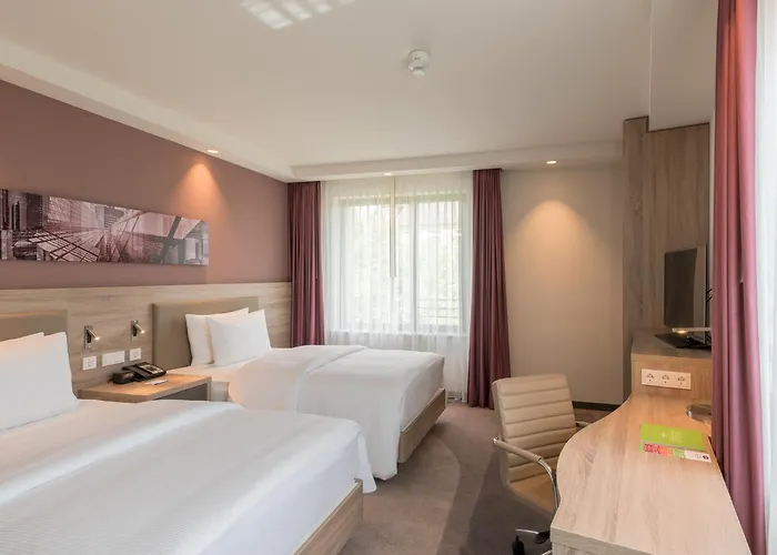 Hotel Hampton By Hilton Frankfurt Centre East 3*