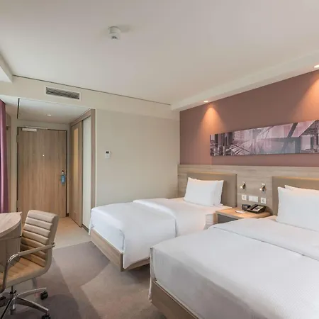Hampton By Hilton Frankfurt Centre East מלון