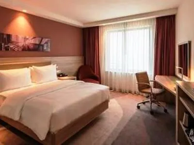 Hampton By Hilton Frankfurt Centre East מלון