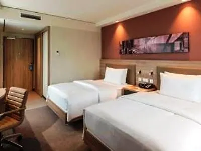 Hampton By Hilton Frankfurt Centre East Szálloda 3*