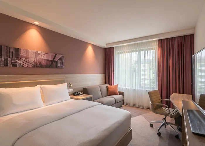 Hampton By Hilton Frankfurt Centre East Hotel 3*